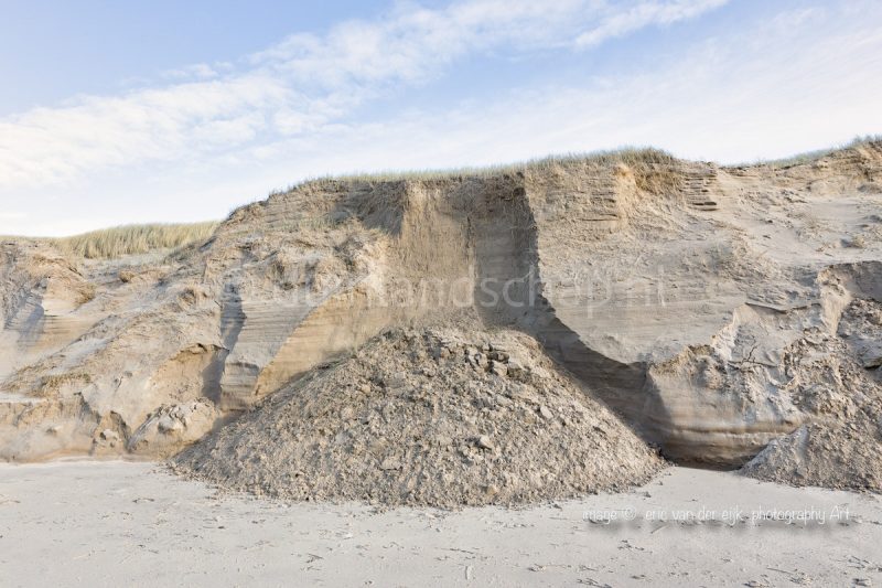 Zeereep kust Den Helder met duinafslag door storm